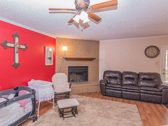 3rd image of 309 Norris Dr