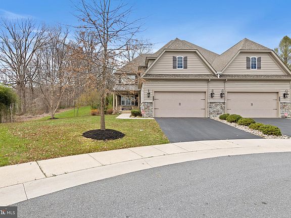 2nd image of 526 Giada Dr