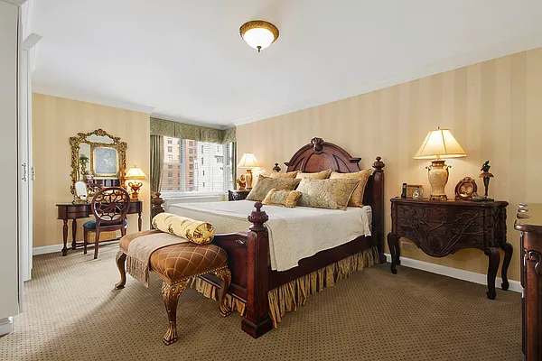 Sold by Corcoran | media 23