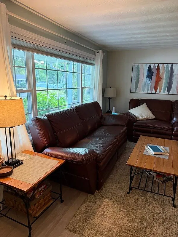 3 bed, 1.5 bath, 1700 sqft, $3,750 — Photo 3