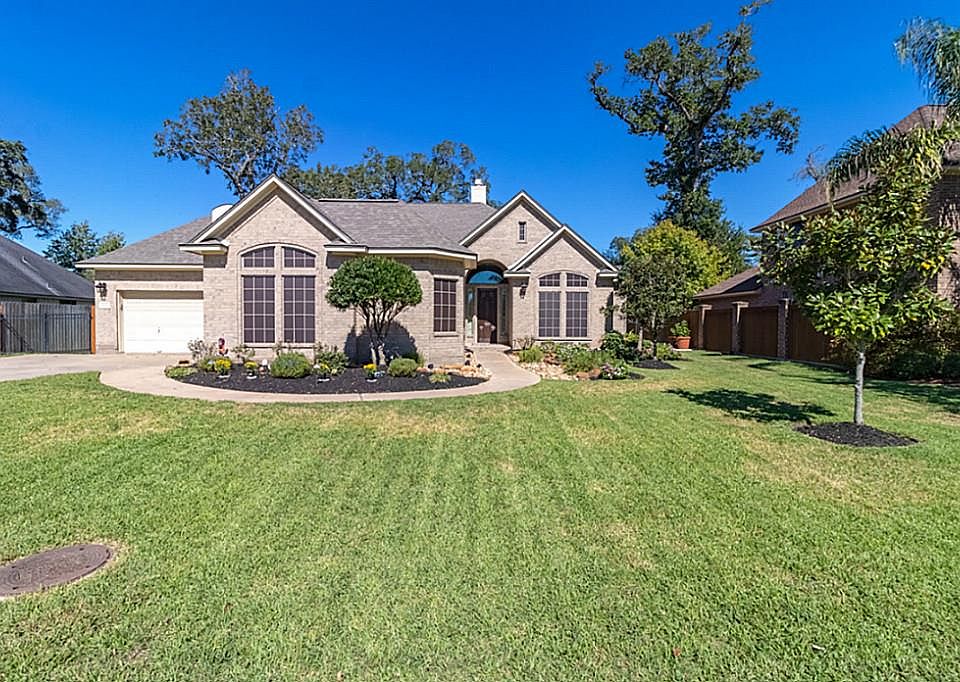 1st image of 114 Canyon Oak Dr