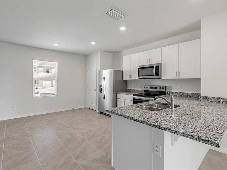 2725 Silver Canoe Dr — Photo 13
