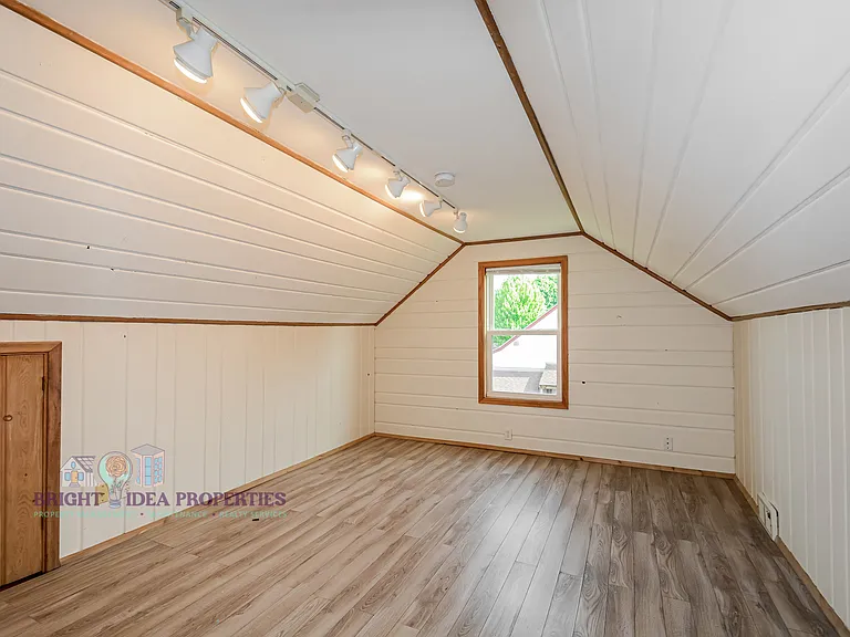 3315 James Ave N — Photo 7