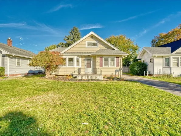 146 Hartsdale Rd, Irondequoit, NY 14622