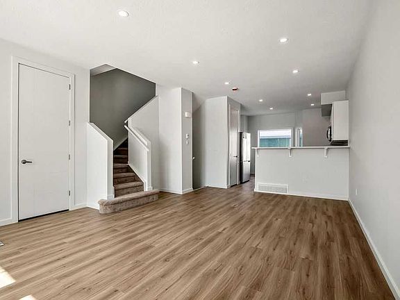 3rd image of 409 S Strathcona Cir