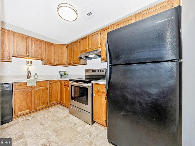 2112 Whitehall Rd #1C — Photo 16