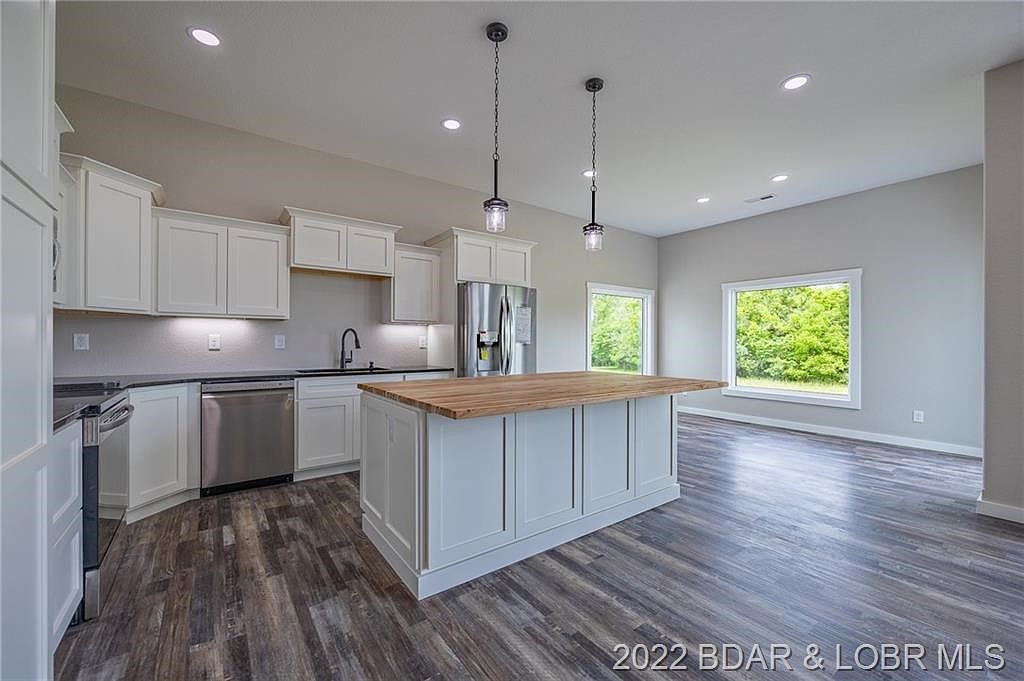 445 Screech Owl Cir, Camdenton, MO 65020 | Zillow