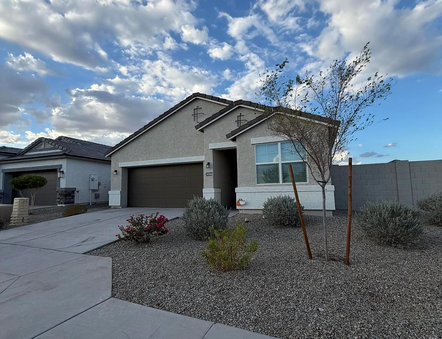 3 bed, 2.0 bath, 1602 sqft, $2,200 — Photo 2