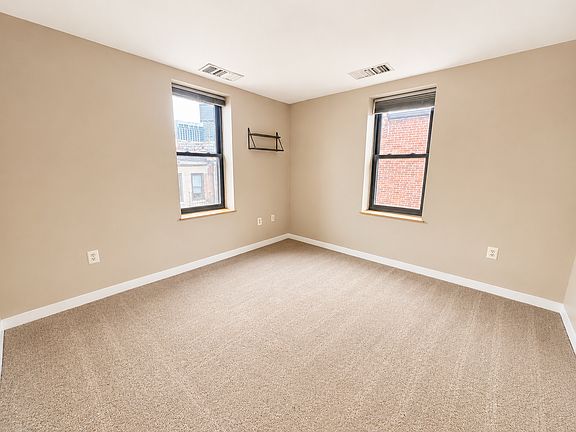5th image of 87 Gainsborough St #40