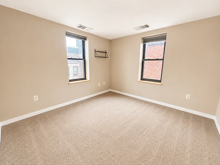 87 Gainsborough St — Photo 5