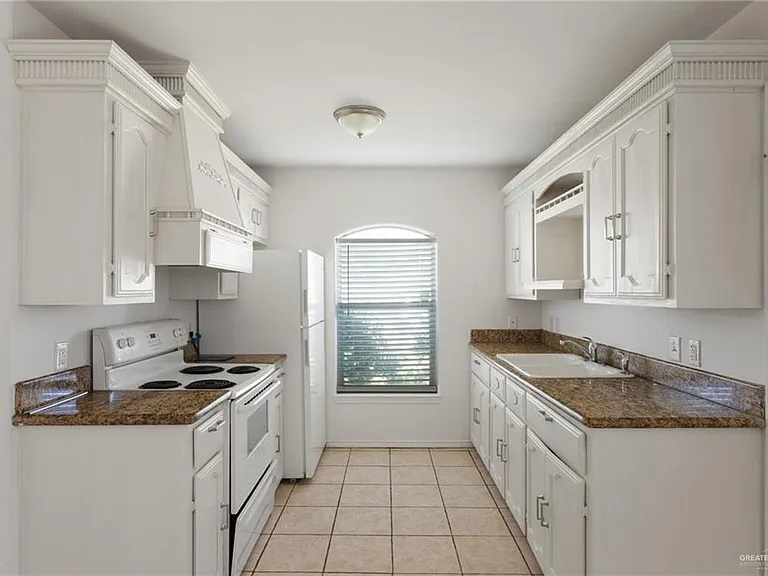705 W Bronze Dr #1 — Photo 5