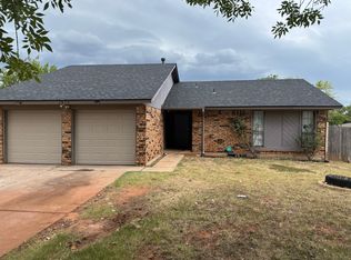1813 SE 9th St, Moore, OK 73160