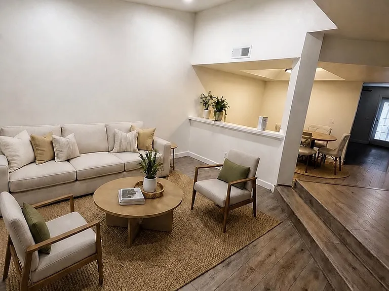 170 E Guadalupe Rd #10 — Photo 2