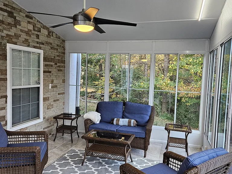 104 Tamara Ln — Photo 2