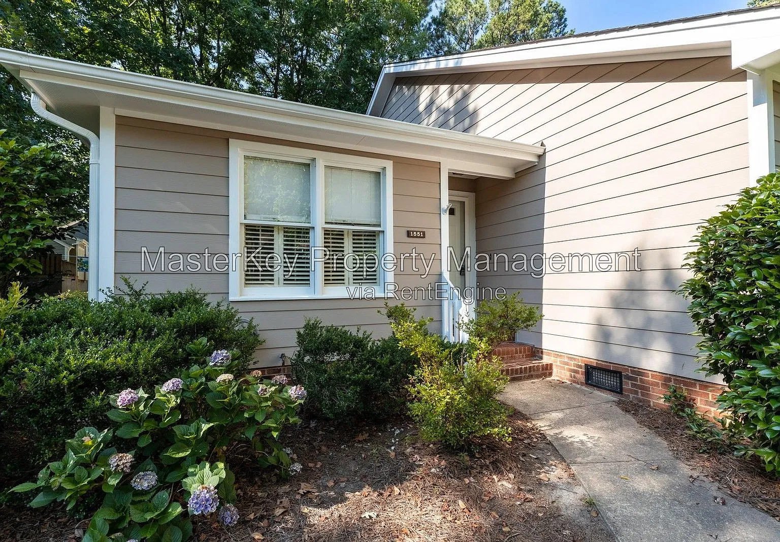 3 bed, 2.0 bath, 1666 sqft, $1,825 — Photo 2