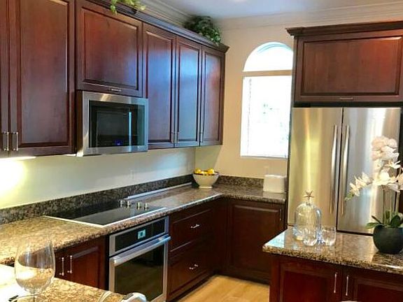 2nd image of 805 Estancia Way