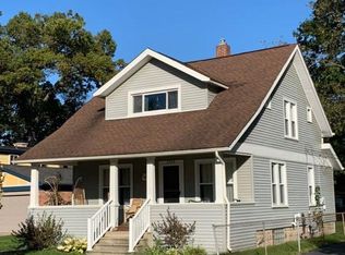 1735 Lakeland Ave, Sylvan Lake, MI 48320