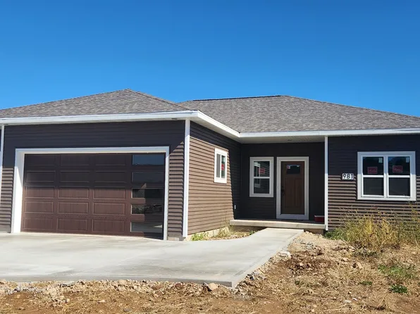 981 Bell, Arlington, WI 53911