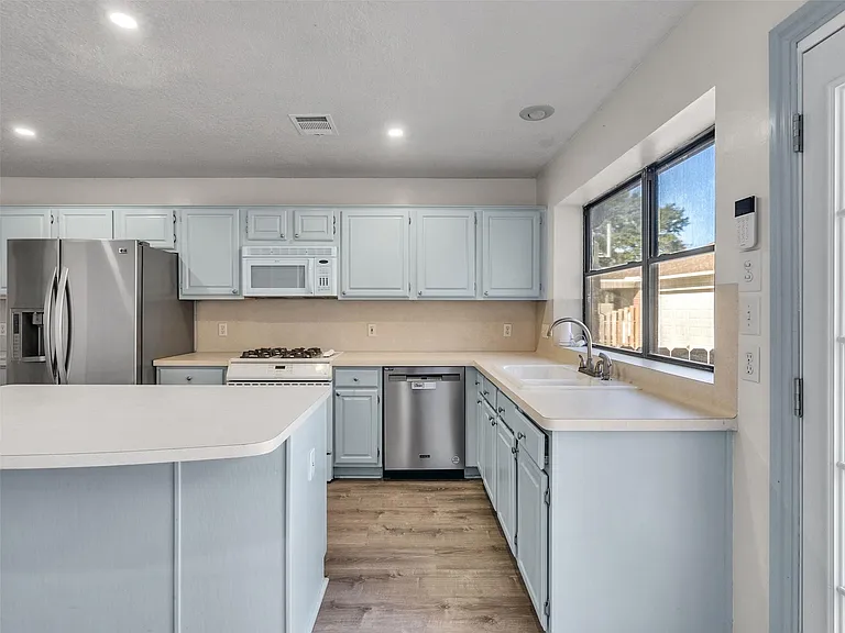 2108 Autumn Cove Dr — Photo 20
