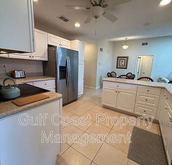 3185 Clifford St — Photo 33