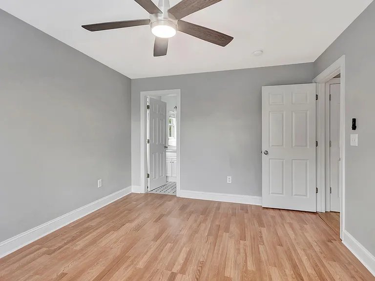 3520 Elkins Ave — Photo 9