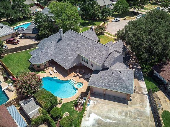 3rd image of 3616 Highbury Ct