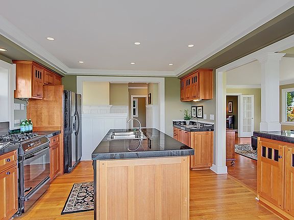 2nd image of 4720 Darlington Ln