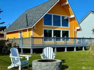 206 Canal Dr NE, Ocean Shores, WA