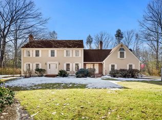 12 Boxwood Rd, Bedford, NH 03110