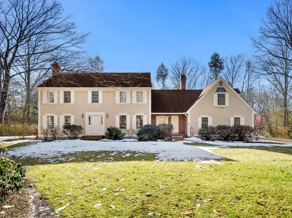 12 Boxwood Road, Bedford, NH 03110