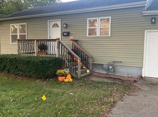 220 Lawndale Ave, Ottawa, IL 61350
