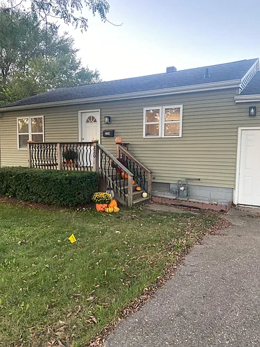 220 Lawndale Ave Photo 1
