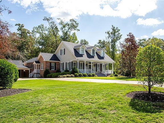 2nd image of 1145 Lake Dr