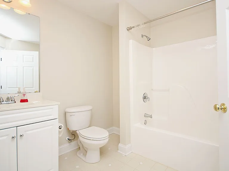 1052 Glenwood Station Ln #201 — Photo 13
