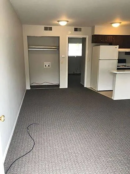 704 E North D St #7