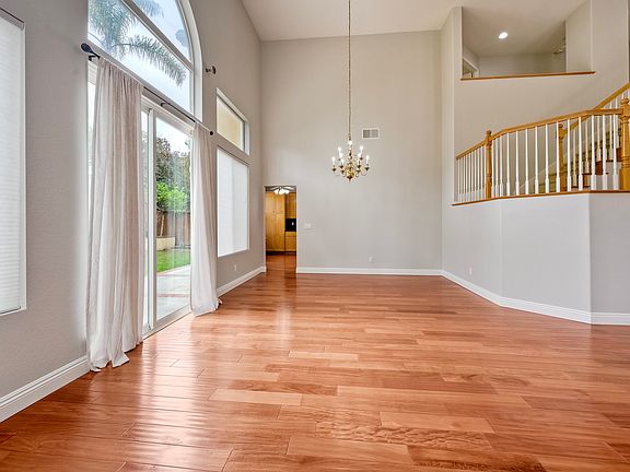 5th image of 17179 Russet St