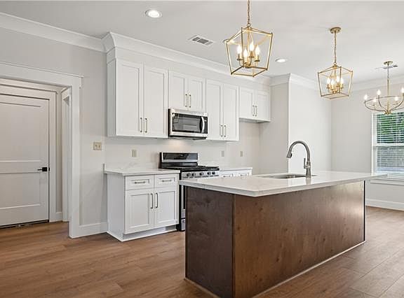 5th image of 118 Covington Cottage Ln