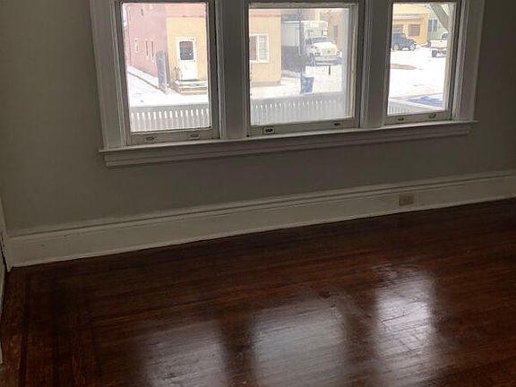2nd image of 285 Auburn Ave Unit 1