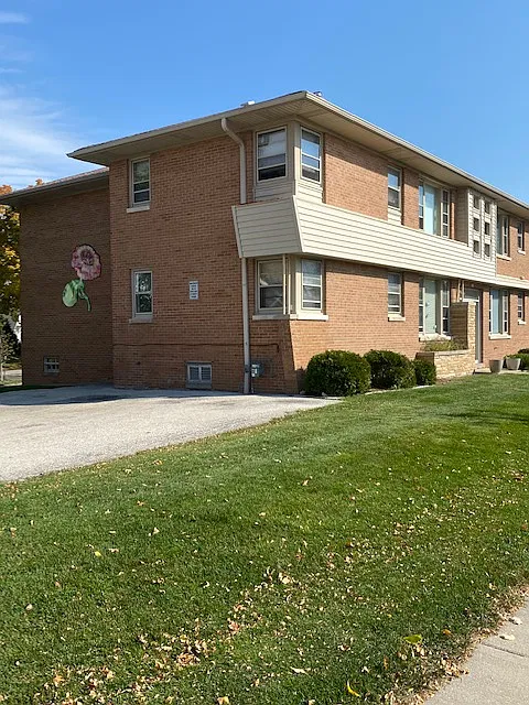 6330 W Lisbon Ave #3