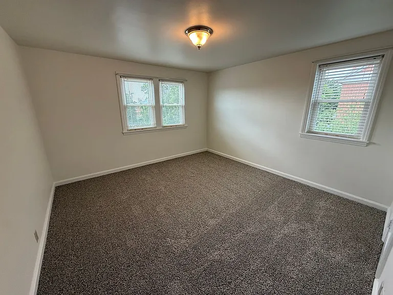 317 S Washington St — Photo 18