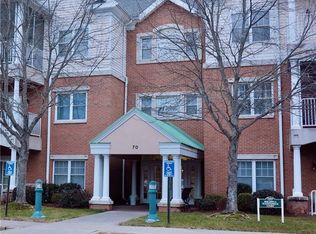 70 Southwick Ct UNIT 302, Cheshire, CT 06410