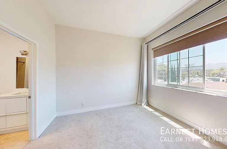 4348 Mammoth Ave #303 — Photo 16