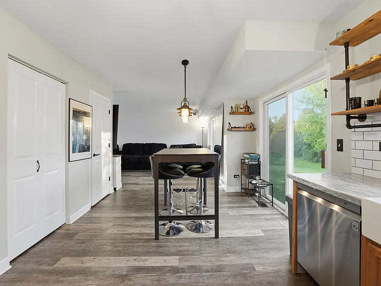 950 Donnelly Pl — Photo 16