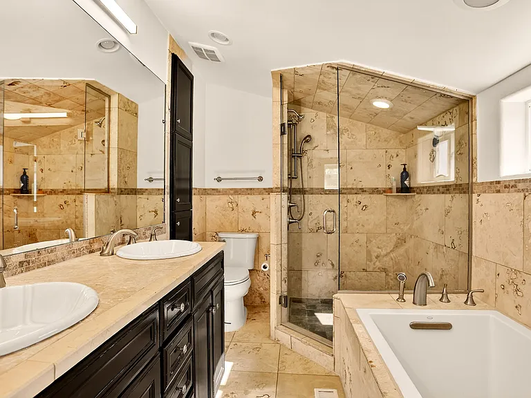 2215 Meade St — Photo 23
