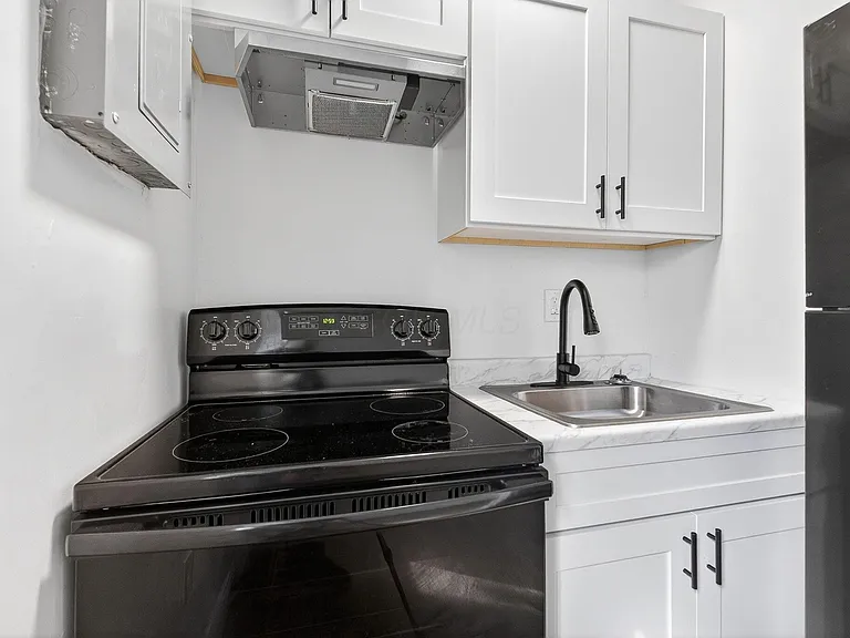 409 Ryan Ave #B — Photo 8