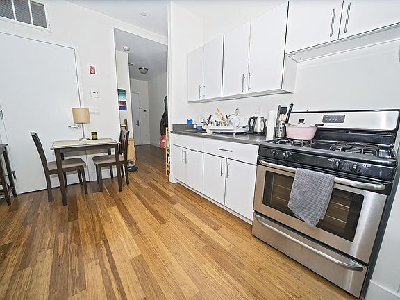 4th image of 1024 Gates Ave APT 2B