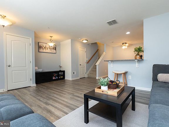 4th image of 6519 Dundee Dr Unit 252