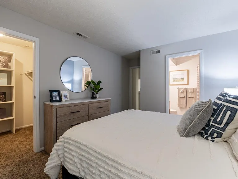 Cobblestone Grove Apartment Homes — Photo 8