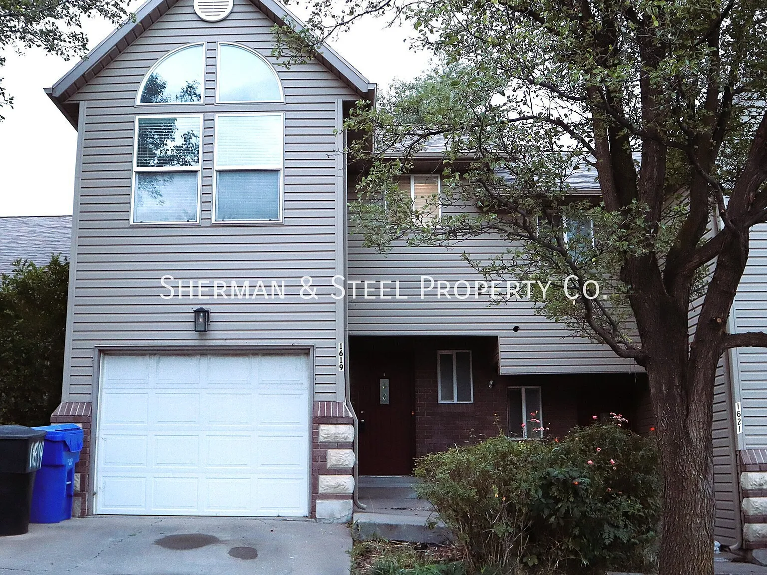 Charming Bountiful Rental in a Convenient Location — Photo 1