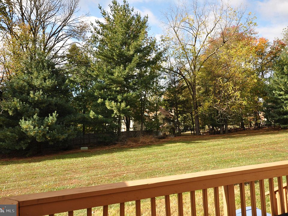 2nd image of 8 Owens Glen Ct